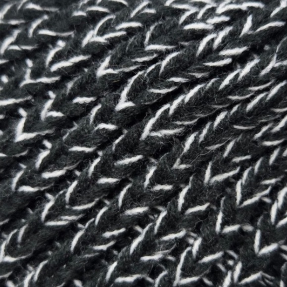 Juicy Couture Knit Beanie With Pom Pom - Picture 11 of 12